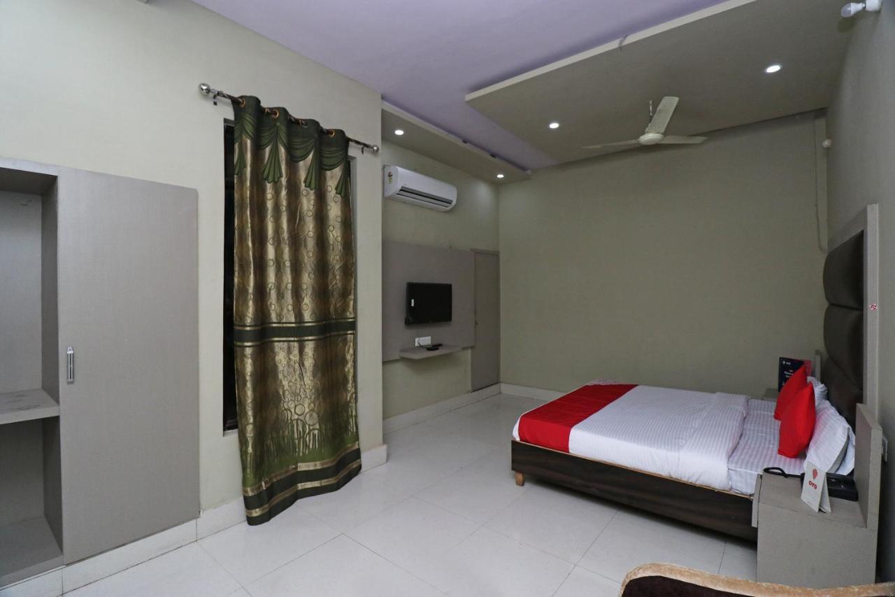 Oyo 19026 Hotel As Karnal Bagian luar foto