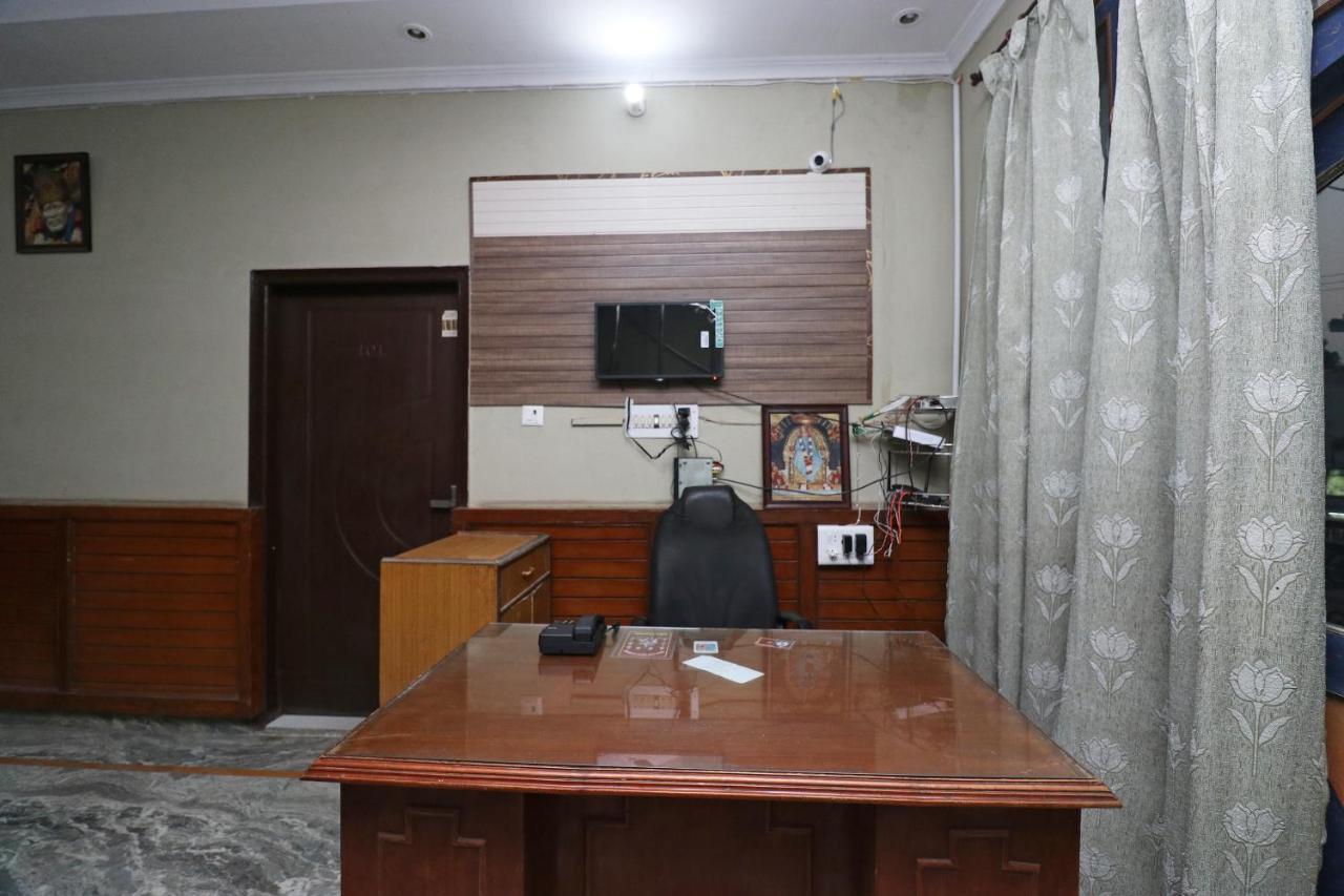 Oyo 19026 Hotel As Karnal Bagian luar foto