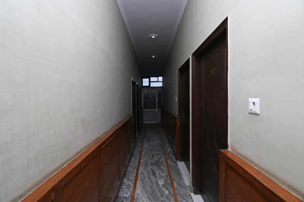 Oyo 19026 Hotel As Karnal Bagian luar foto